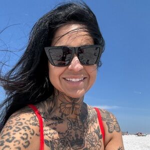 Meet your Posher, Santos